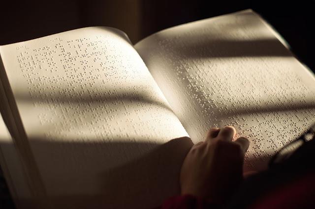 Versión en braille de El secreto del huevo azul